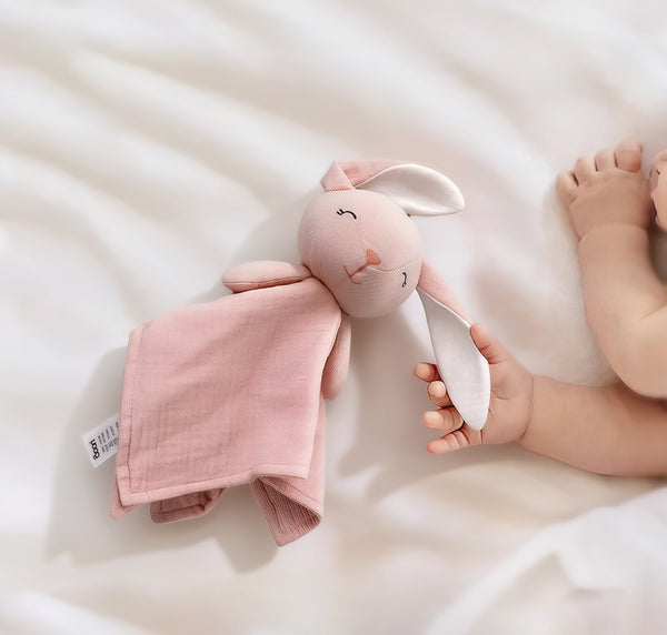 Bitsy Bunny Soothing Towel Pink