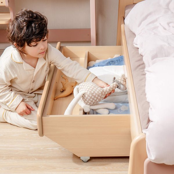 Crib with drawers clearance underneath and changing table